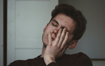 Fatigue chronique : causes, symptômes et solutions pour retrouver son énergie